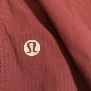 Lululemon 7/8 length cropped maroon pants